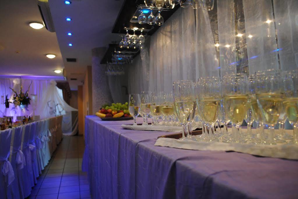 Hotel Nad Rzeczka ทอรูน ภายนอก รูปภาพ